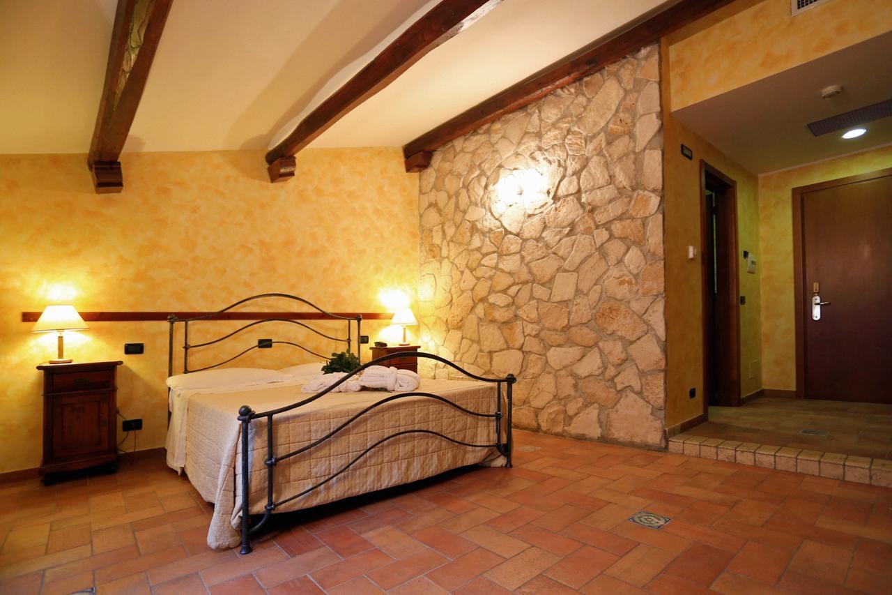 Hotel L'Aquila Exterior photo